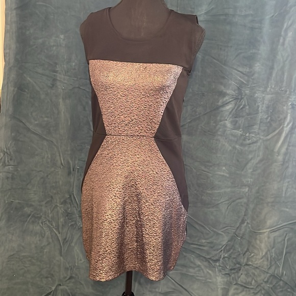 Dress - Picture 9 of 11